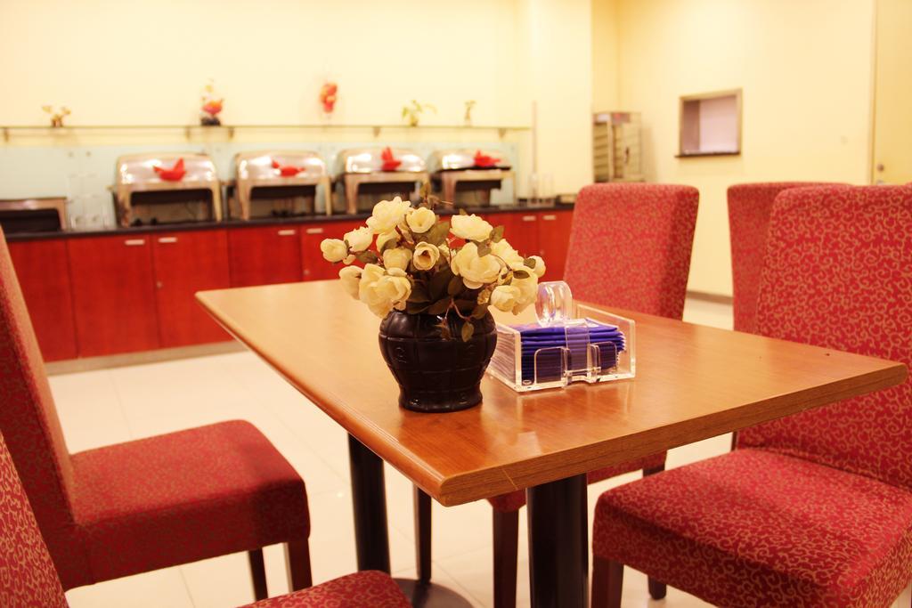 Hanting Hotel Shanghai South Railway Station Luoxiang Road Branch Экстерьер фото